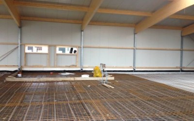Neue KSS-Halle: Einbau der Fußbodenheizung