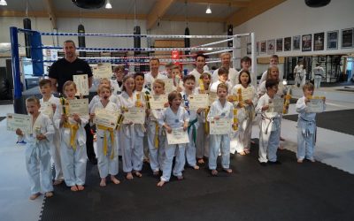 Prüfung bestanden: 24 Taekwon-Do Kämpfer mit neuem Gürtel