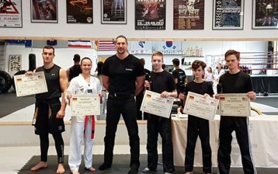 Erfolgreiche Schwarzgurt – Prüfung in der KSS